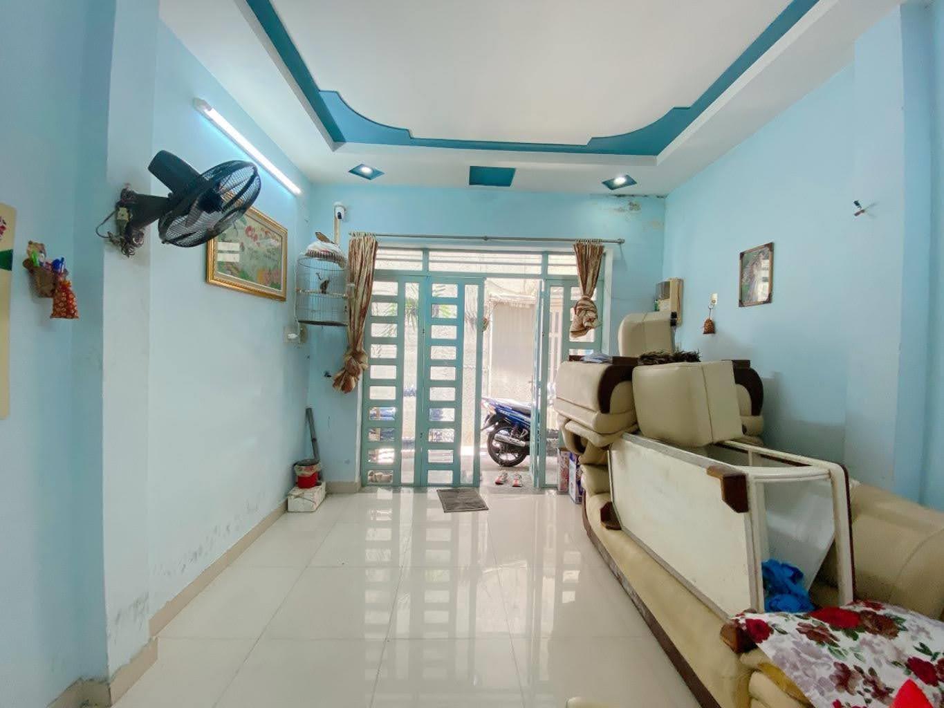 Bán nhà Gò Vấp, xe hơi đỗ cổng, sat mặt tiền Nguyễn Thái Sơn, 42M² x 4 tầng, 5 PN, hơn 5 tỷ - Ảnh 1